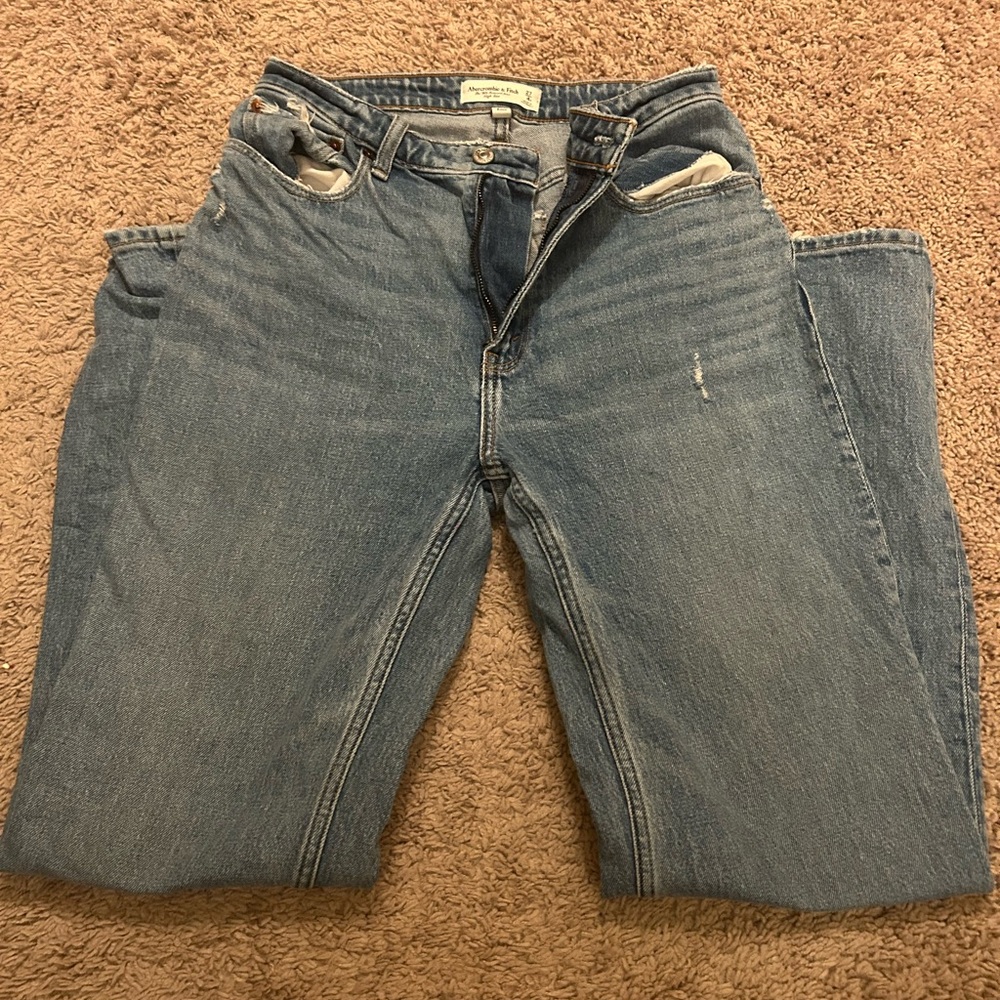 Women’s Abercrombie & Fitch 90s Relaxed Fit Jeans | size 27 4R